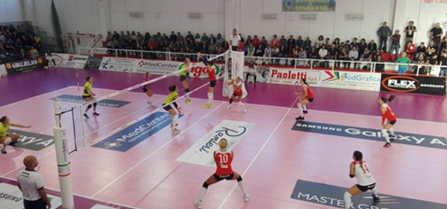 Un Volley Soverato formato “diesel” vince la prima partita di campionato