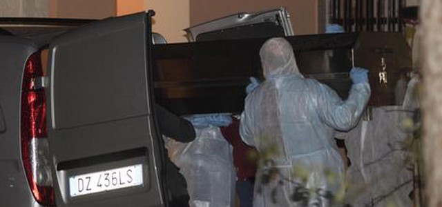 Strage familiare a Rende, figli uccisi con colpo di grazia sparato alla testa