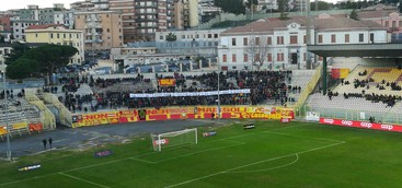 Catanzaro-Paganese 1-1, un autogol al 92' evita il ko al Ceravolo