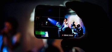 Eman stasera in concerto, il video dell'ultimo singolo sarà live 