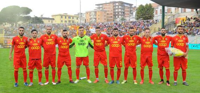 Vigilia di Coppa Italia, il Catanzaro affronta il Rende per il passaggio del turno