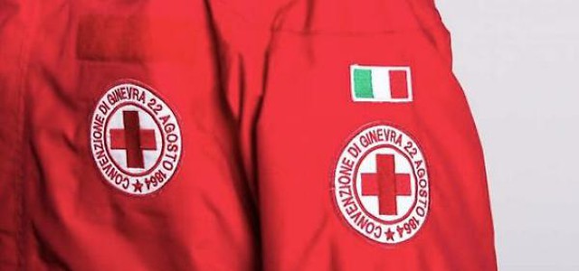 Lancia vernice sulla Croce Rossa, 45enne denunciata