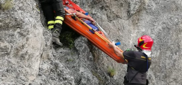 Escursionista cade e rimane bloccato, salvato dal Saf