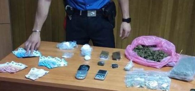 Sequestrati oltre 700 grammi di droga, tre arresti
