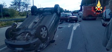 Incidente stradale, sette feriti (Fotogallery)