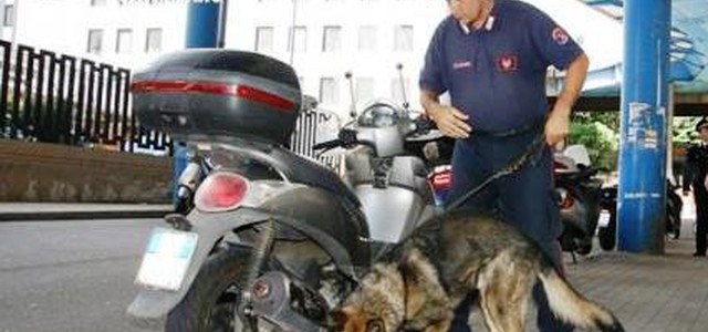 Controlli dei carabinieri presso le aree di parcheggio dei tribunali