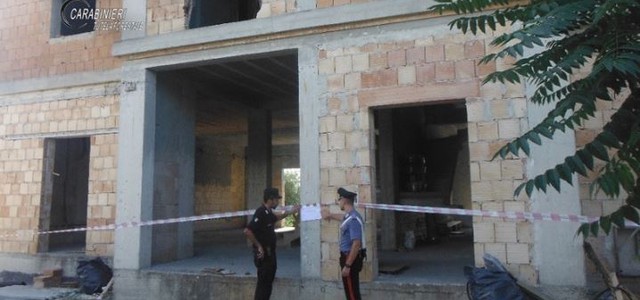 Abusivismo edilizio, sequestrato fabbricato e denunciato proprietario nel Catanzarese