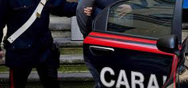 Isola di Capo Rizzuto (KR) – evade dagli arresti domiciliari: un arresto.