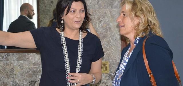Stefania Craxi in visita a Palazzo dei Bruzi: donate 12 litografie di Bettino Craxi al Comune