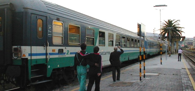 Il dramma dell'emigrazione calabrese: nulla è cambiato, tranne i mezzi di trasporto...