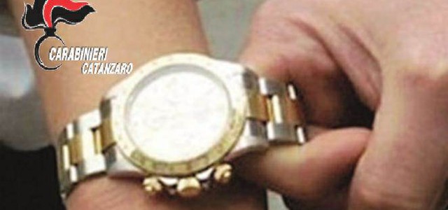 Rapina a giovane invalido a Catanzaro Lido, identificati i responsabili