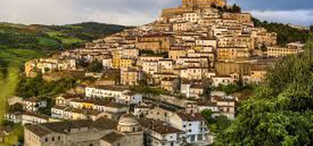 Opere abusive su demanio, sequestrate.