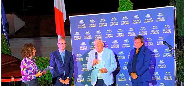 Premio L’ Alveare: riconoscimento alla carriera per il Maestro Gerardo Sacco