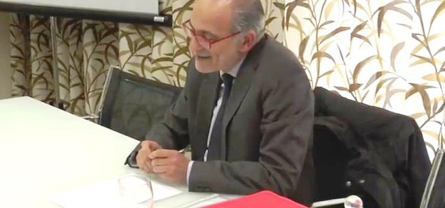 Comunali, l'amara rinuncia di De Marco: "Ritiro la candidatura e sostengo il centrosinistra" (VIDEO)