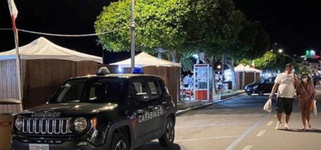 Coronavirs, noto lido balneare chiuso per mancato rispetto delle norme