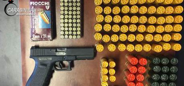 Trovato con pistola e munizioni, arrestato