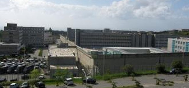 Nella casa circondariale di Catanzaro in scena la commedia "Le pillole di Ercole"