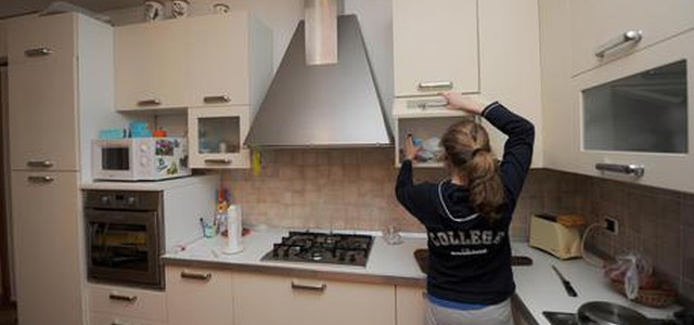 Istat, in 10 anni 518 mila casalinghe in meno