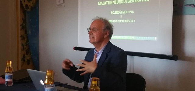 Al Dementia Café della Ra.Gi. il professor Salvatore Spagnolo