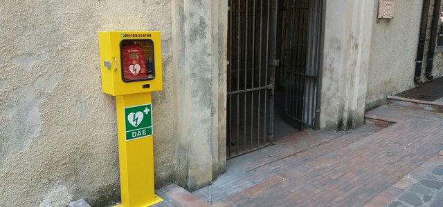 Morano: Posizionato il defibrillatore numero undici legate al “Progetto Vita”