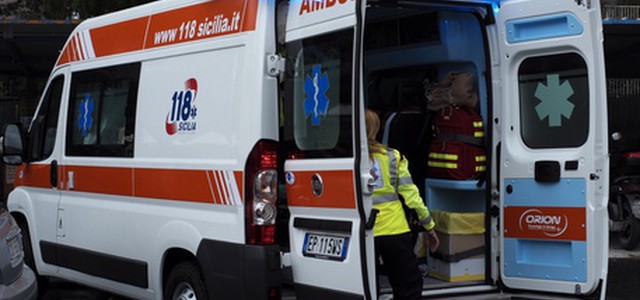 Bimba muore in incidente auto a Palermo