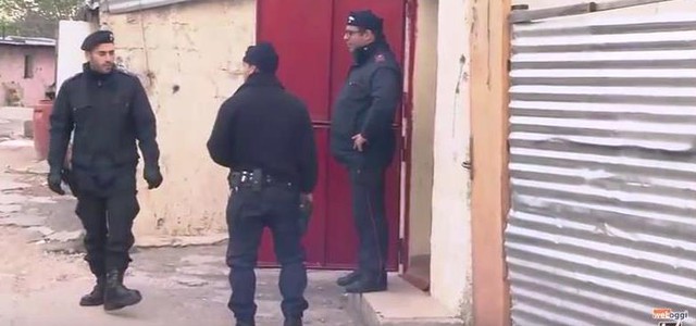 Blitz dei carabinieri al campo rom di Scordovillo (VIDEO)