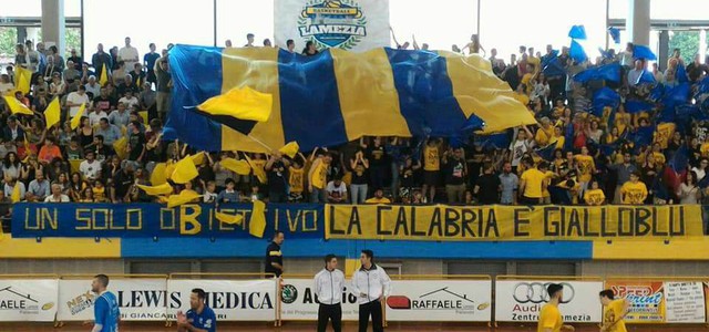 Basket, Lamezia rovina la festa dell’Udas e balza al primo posto