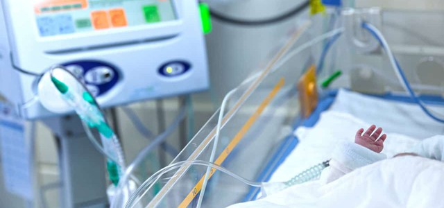 Neonato morto dopo parto, Asp si difende: “Quadro clinico grave”