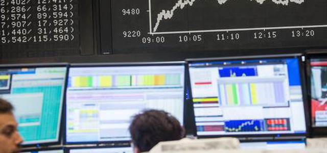 Borsa: Piazza Affari si appiattisce con Europa, spread sale a 191