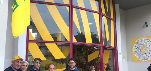 Il Mercato di Campagna Amica a Cosenza indossa anche l’abito della solidarietà