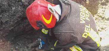 Perdita di metano dalla rete per tubo rotto da escavatore, 60 persone evacuate dalle abitazioni
