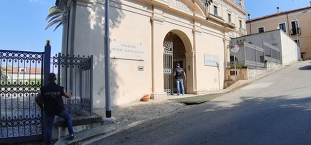Furto in Villa Rendano, 2 arresti dei Cc