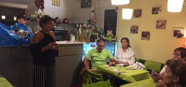 La cena sociale di "Amici con il Cuore": un'esperienza itinerante di creatività e convivialità 