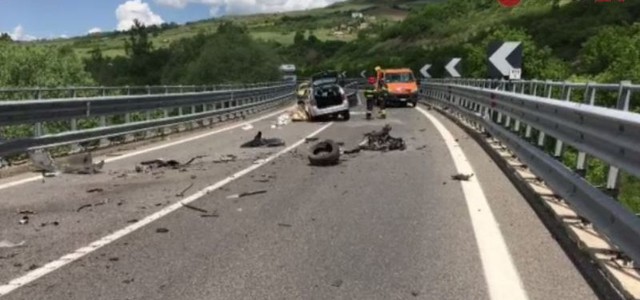 Incidente sulla Potenza-Melfi, morti due fratelli del cosentino
