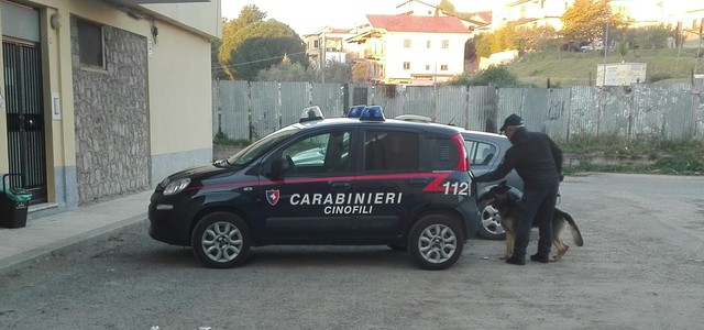 Minacce per lasciare alloggi popolari, tre arresti (NOMI)