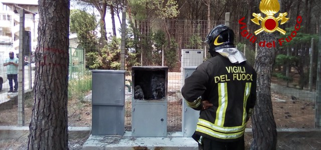A fuoco cabina Enel, momenti di panico a Soverato