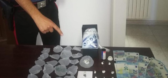Sorpreso con droga sul lungomare di Soverato, arrestato 38enne