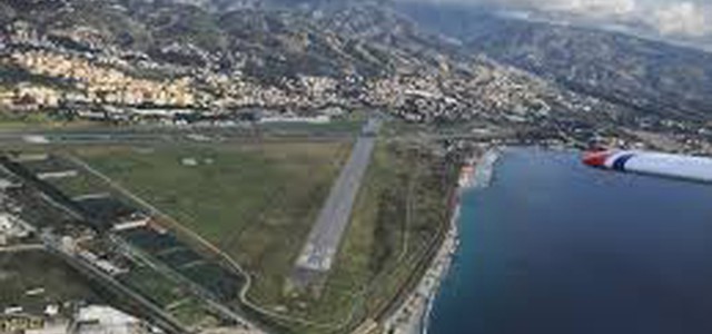 Sit In contro chiusura aeroporto di Reggio Calabria