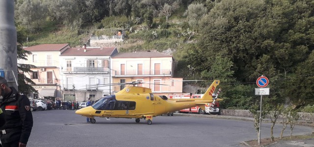 Precipita in un burrone, necessario elisoccorso