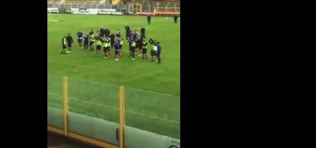 Il Catanzaro apre le porte e i tifosi aprono il cuore (VIDEO)