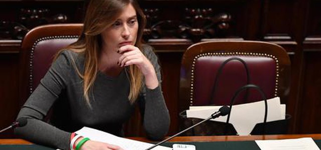 Banca Etruria. Boschi. M5s all'attacco, premier decida