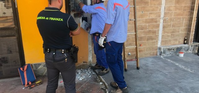 Furto di energia elettrica, denunciato titolare discoteca