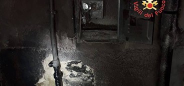 In fiamme auto nel Catanzarese, tanta paura ma nessun danno a persone