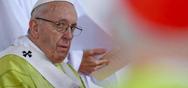 Papa: dinanzi a chi cerca scandalo, silenzio e preghiera