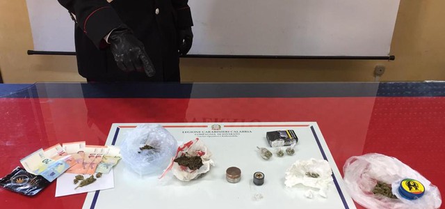 Soverato, controlli antidroga nelle scuole: segnalati due studenti