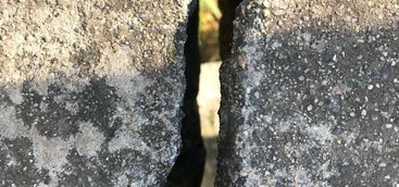 Crepe evidenti sul ponte sulla Fiumarella di viale Magna Grecia
