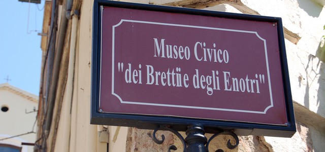 Il contributo del Museo dei Brettii e degli Enotri al progetto nazionale contro la contraffazione