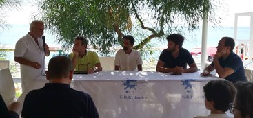 Mare, pietre e fuoco incantano i villeggianti di Caminia