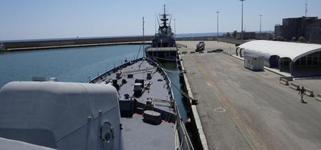 Ultimo scalo navi marina Aviere e Euro