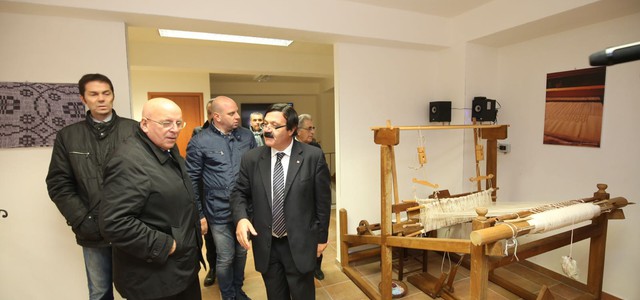 Oliverio inaugura il restyling dell’ex Ospedaletto dei poveri del 1700 e il “Borgo dei mestieri”